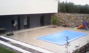 piscina de 3 x 6 con manta de invierno